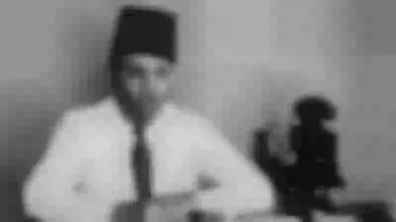 كشف النقاب عن أسرار حياة محمد عبد الوهاب: عدد زيجاته المدهش والنساء التي أسرت قلب موسيقار الأجيال!