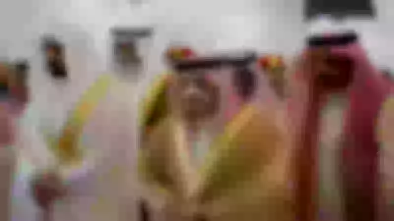 "تغطية خاصة: أمير الرياض يشارك في تشييع جنازة محمد بن مشاري بصور حصرية!"