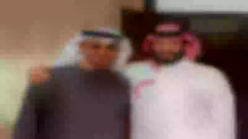 "لقطة تاريخية: لقاء أخوي بين ولي العهد ورئيس الإمارات تحت أضواء الشمس"