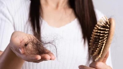 تعرف على أسباب تساقط الشعر.. وكيفية علاجه