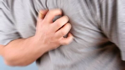 بهذه الطريقة تميز بين أعراض احتشاء عضلة القلب والجلطة الدماغية