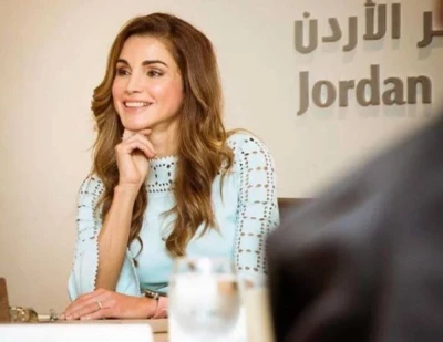 الأسرة الحاكمة في الأردن تفاجئ الجميع وتنشر صور قديمة للملكة رانيا أثناء دراستها في الكويت.. لن تصدق كيف كان شكلها