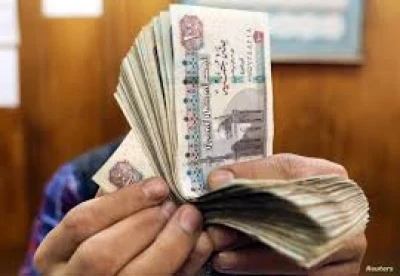 الجنيه المصري يتعرض لهزيمة تاريخية والدولار يحقق سعر جديد لأول مرة