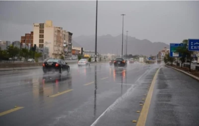 "خذوا حذركم" عاجل الأرصاد السعودية تطلق تحذيرات خطيرة على هذه المناطق في أنحاء المملكة.. هطول أمطار غزيرة وتدني في مدى الرؤية