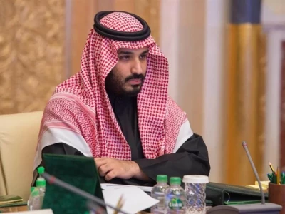 نجل ولي العهد السعودي يخطف الأنظار بظهوره الأول مع والده وماقاله والده عنه جعل خدوده تحمر من شدة الخجل.. شاهد