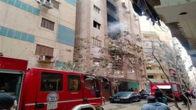 مصر.. شاهد حريق ضخم في احد الأحياء السكنية بالقاهرة يلتهم عائله بأكملها والدفاع المدني يعلن عن حاله استنفار تام