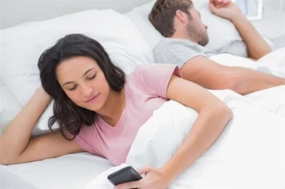 خانت زوجها بحيلة شيطانية واستمرت لمدة عشر سنوات.. ما فعلته لا يغفر