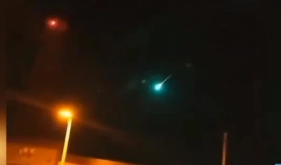 شاهد أول فيديو للحظة سقوط نيزك مذهل في هذه الدولة