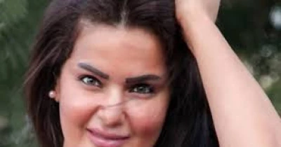 سما المصري تثير الرجالة بفضيحة تي شيرت خفيفة.. وما حدث لها بعد سقوطها على الأرض سيصدمك!