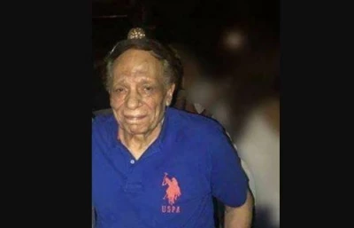 عادل إمام يعود بعد شائعة وفاته بمفاجأة صادمة.. شاهد كيف تغيرت ملامحه وأصبح شاحب الوجه ومنحني الظهر! (صور)