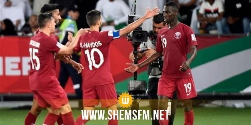 منتخب قطر يتفوق على الإمارات في مباراة مثيرة وساخنة.. وانفعالات جماهير الأخير تثير الجدل