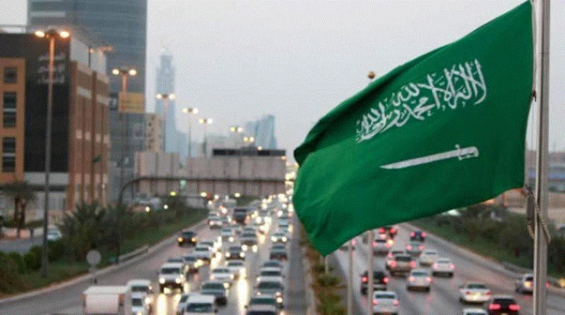 قرار مفاجئ ومثير للجدل في السعودية: منع الوافدين من مزاولة هذه المهنة ابتداءً من السبت 2 ديسمبر!