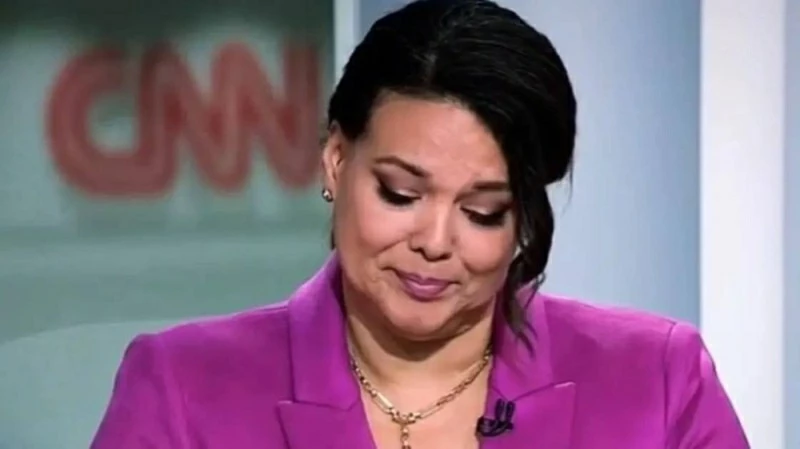 "صدمة مذيعة CNN الأمريكية تجلب الدموع: ما الذي جعلها تنهار على الهواء؟"