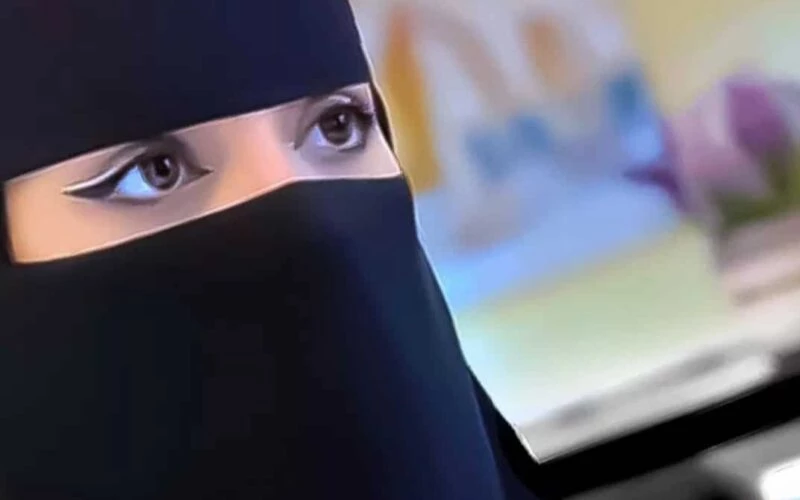 "مفاجأة غير متوقعة: سعودية تطلب الطلاق لتتزوج بزميلها في العمل، فماذا حدث بعد ذلك؟"