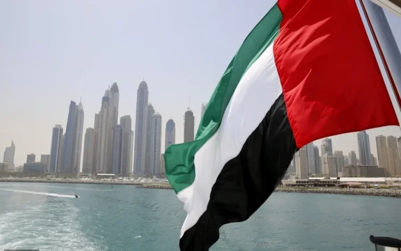 "إقامة ذهبية تاريخية: الحكومة الإماراتية تعلن عن منحها لهذه الفئة من الأجانب لأول مرة"
