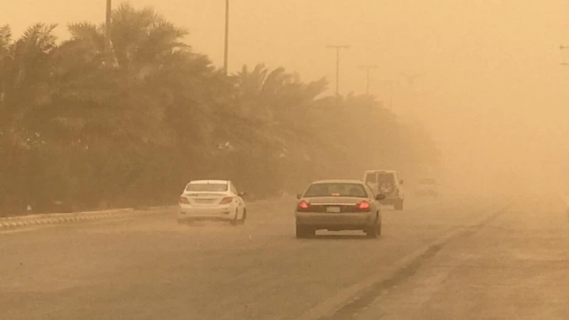 "تحذير: عاصفة رملية تضرب المدينة المنورة وتثير القلق في أوساط الأهالي"