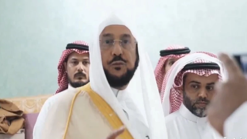 "وزير الشؤون الإسلامية يوجه رسالة مؤثرة لمسؤولي المساجد: تذكير بالمسؤولية أمام الله في فيديو ملهم"